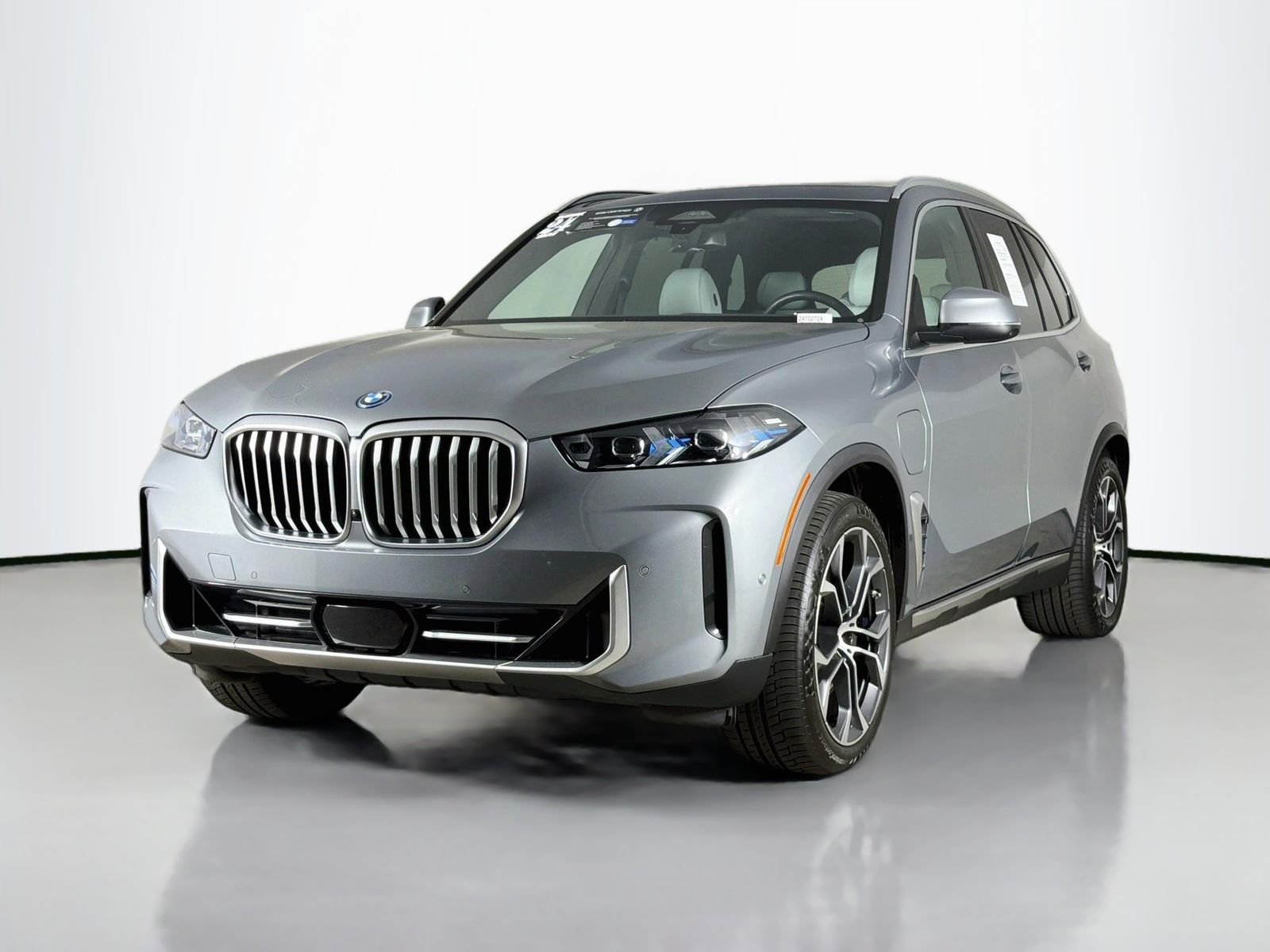 Certified Used 2024 Skyscraper Grey Metallic BMW xDrive50e image 3