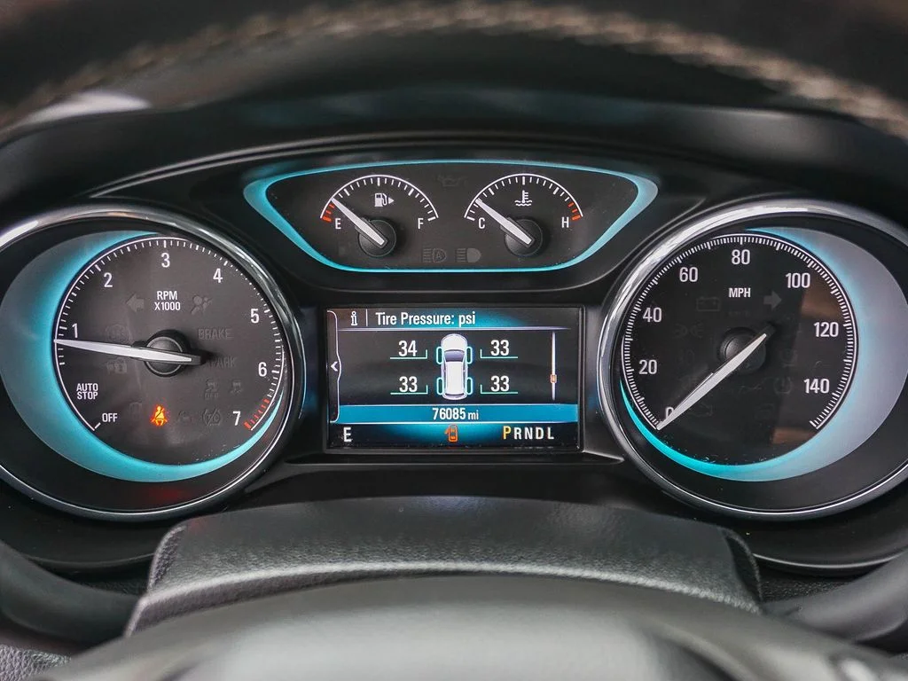 Used 2017 White Buick Essence image 22
