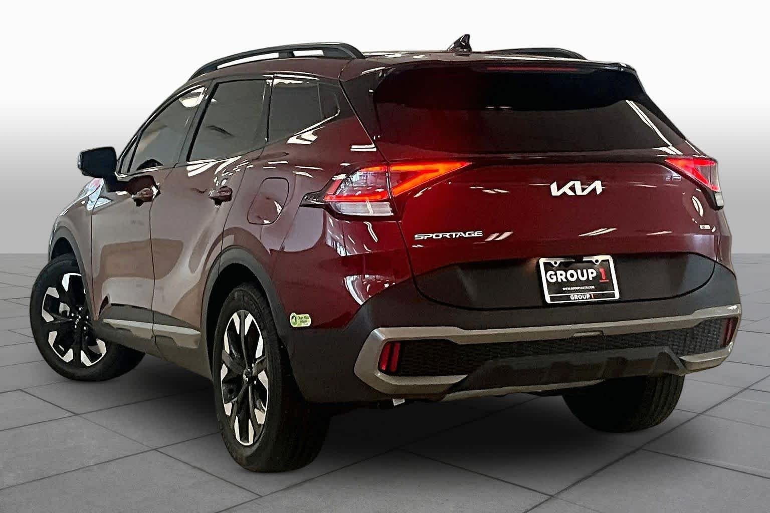Used 2024 Dawning Red Kia X-Line Prestige image 11