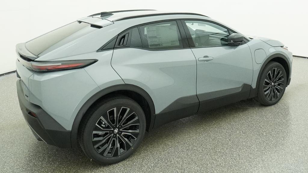 2026 Toyota C-HR XSE - Photo 35