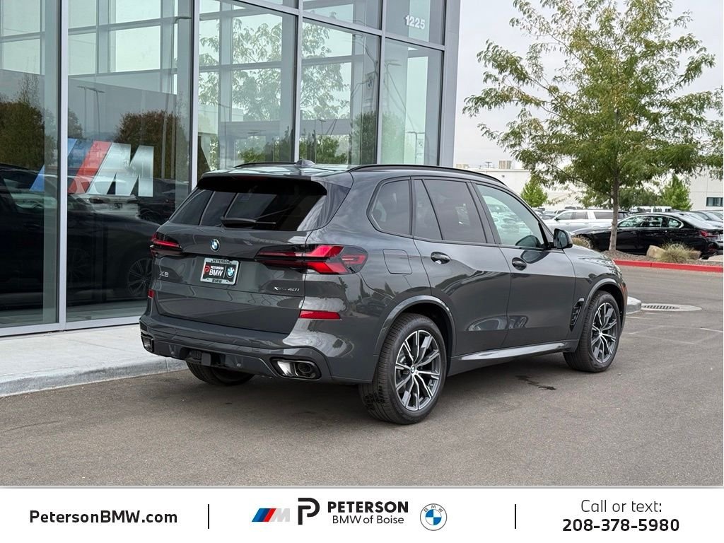 New 2026 Dravit Grey Metallic BMW xDrive40i image 5