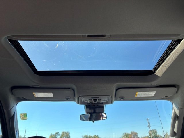 Used 2025 Downpour Metallic GMC Elevation image 11