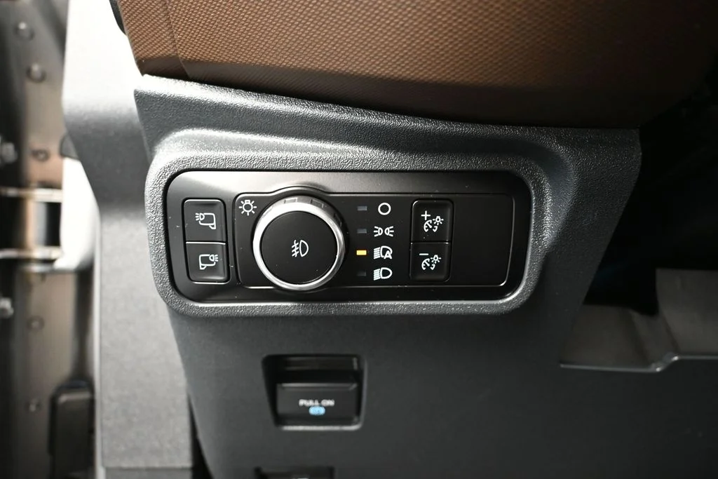 Certified Used 2023 Gray Ford Outer Banks image 32
