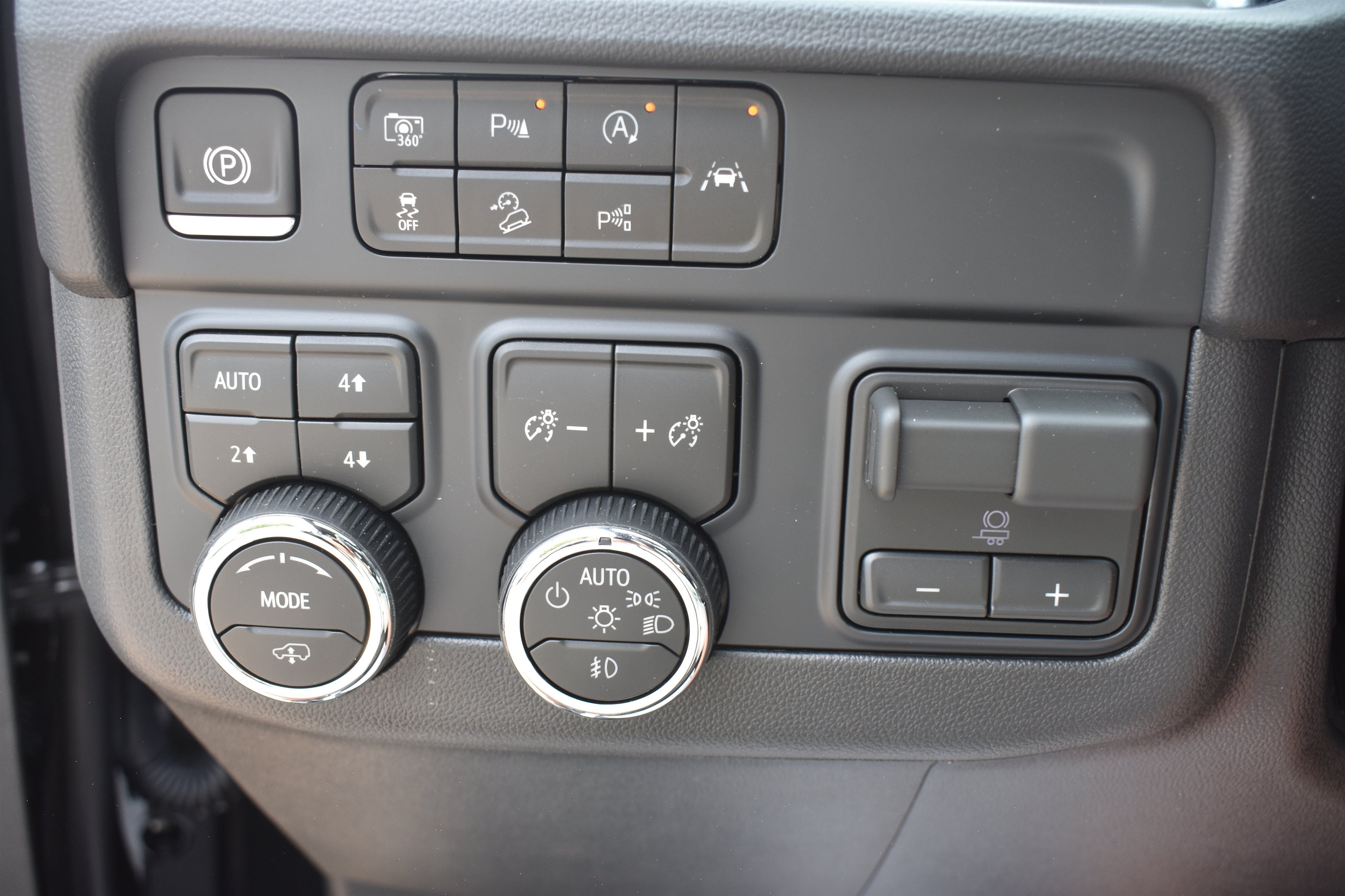 2026 Chevrolet Suburban High Country - Photo 32
