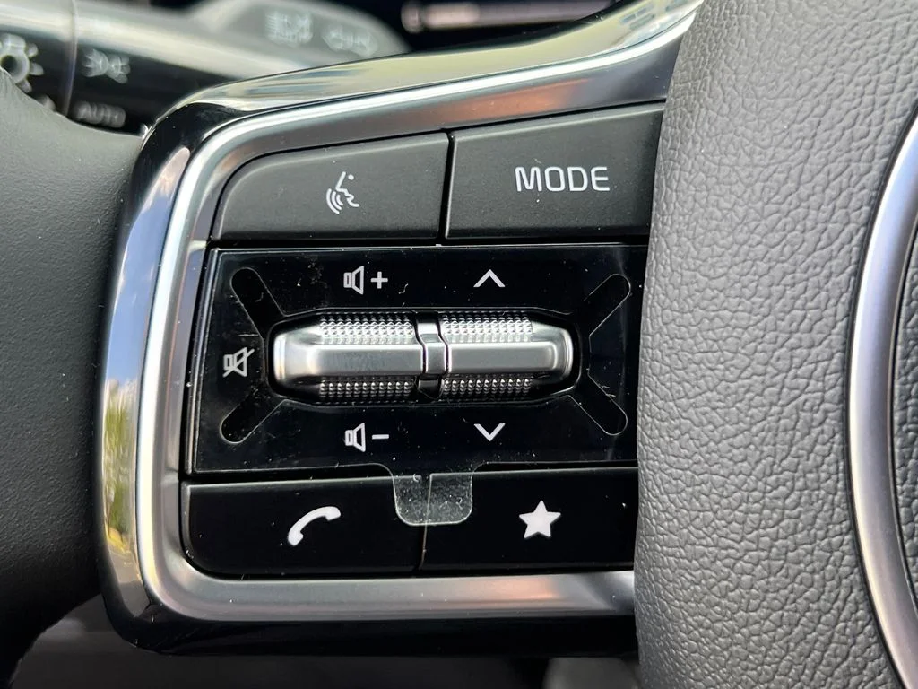 2025 Kia Sorento S - Photo 25