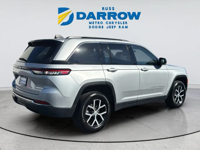 Used 2024 Silver Jeep Limited image 5