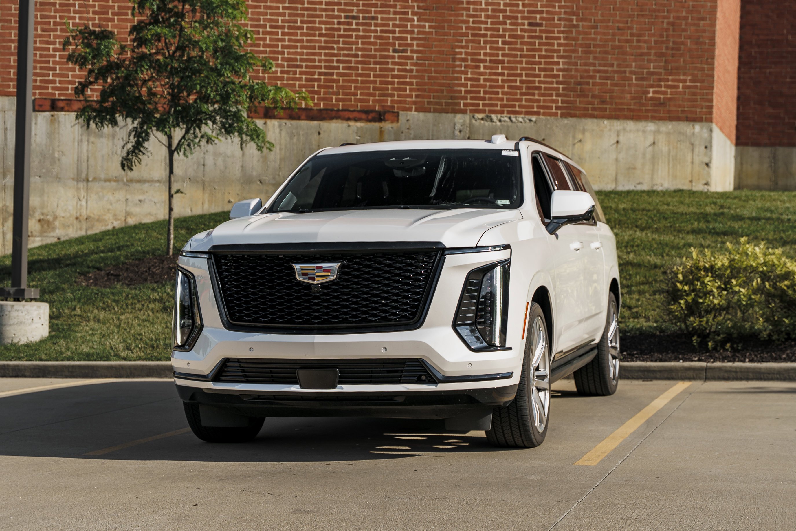 Used 2025 Crystal White Tricoat Cadillac 4WD Sport Platinum image 7