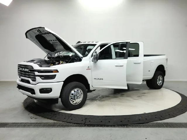 New 2026 Bright White Clear-Coat Exterior Paint RAM Laramie image 12