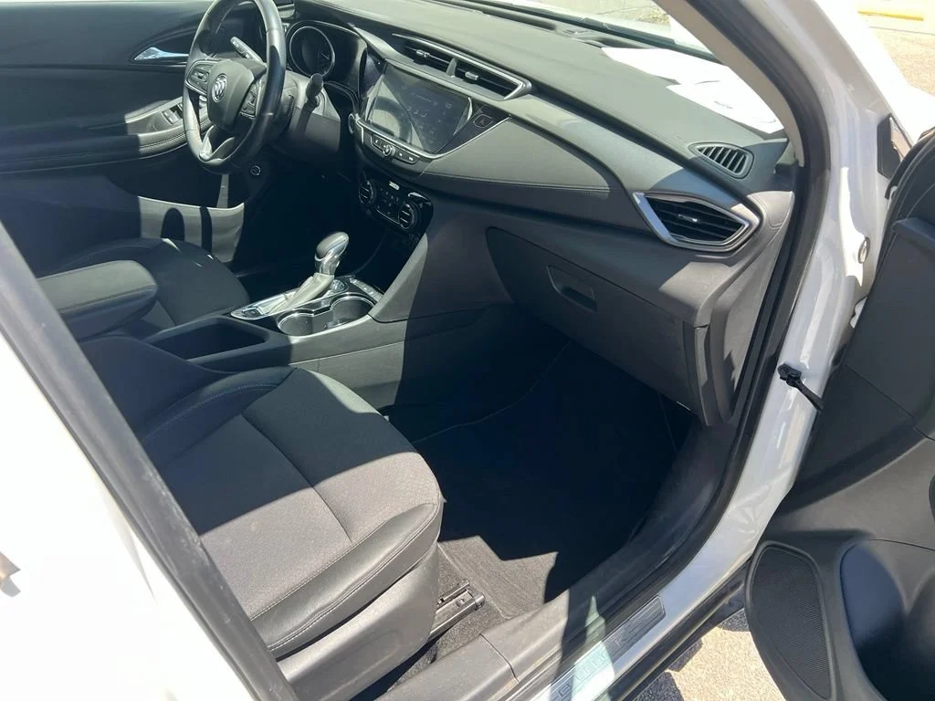 Used 2022 Summit White Buick Select image 25