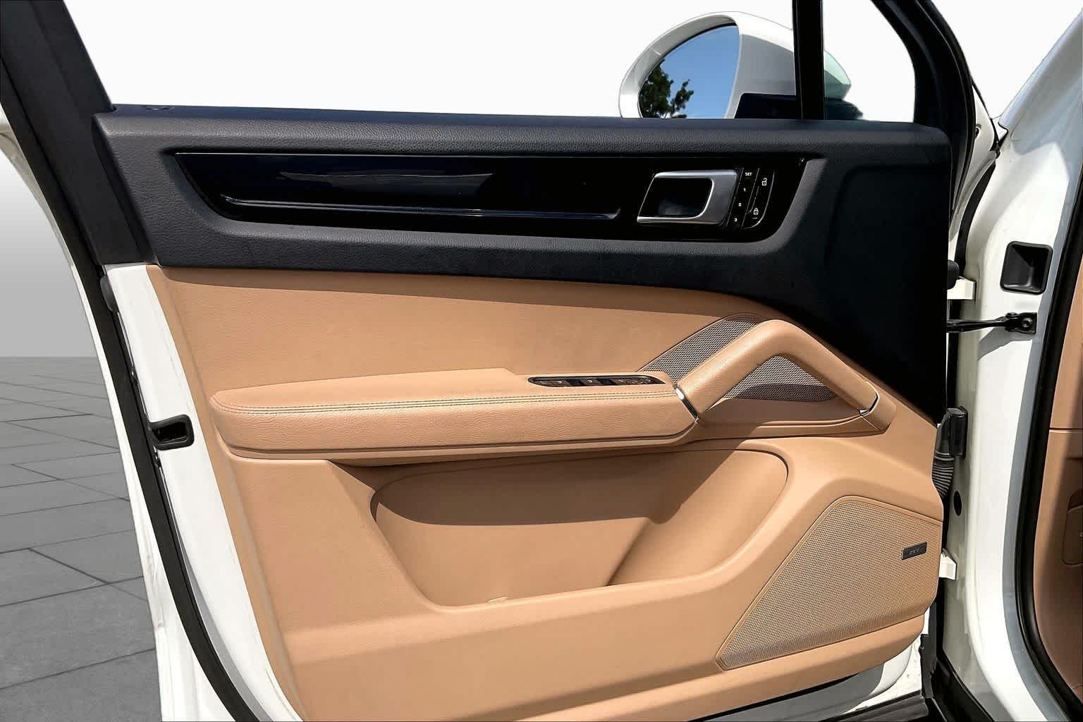 Used 2019 Carrara White Metallic Porsche  image 19