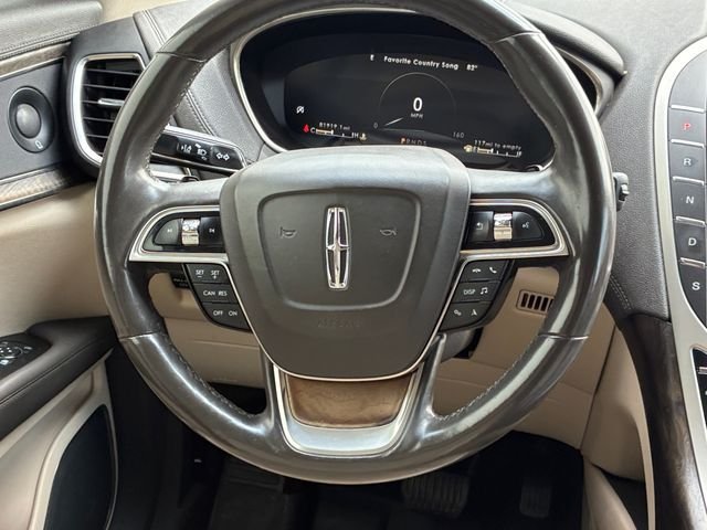 Used 2019 Blue Diamond Metallic Lincoln Reserve image 11