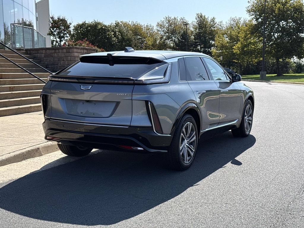 Used 2024 Cadillac LYRIQ Luxury 2 with VIN 1GYKPRRL8RZ106639 for sale in Chantilly, VA
