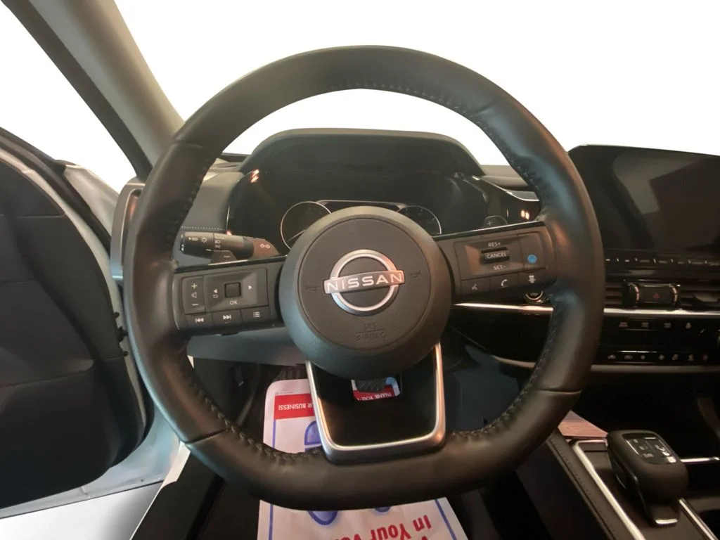 Used 2024 Pearl White Nissan SL image 13