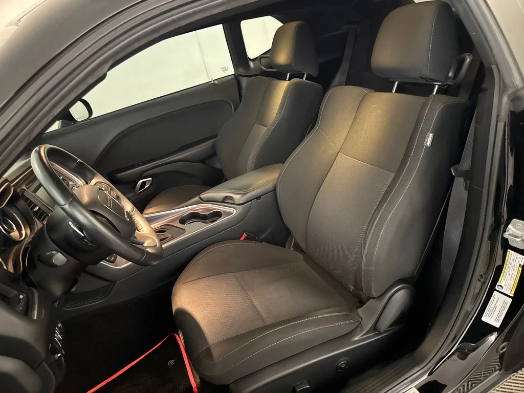 Used 2016 Black Dodge R/T Shaker image 16