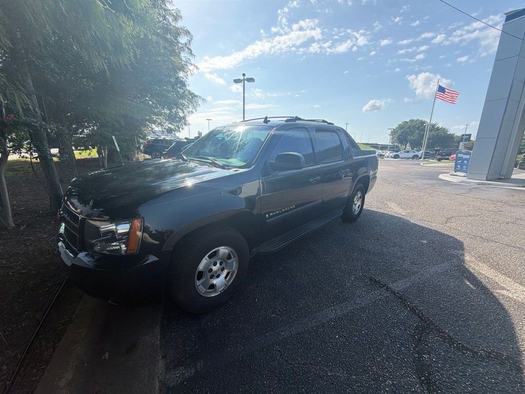Used 2008 Black Chevrolet LT image 1