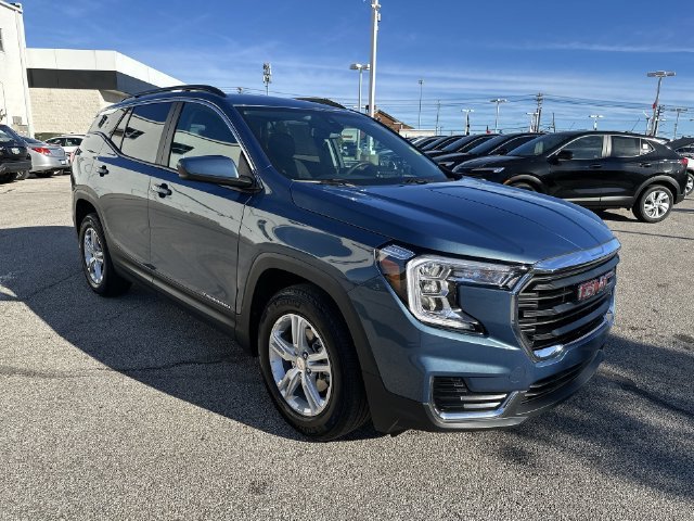 Certified Used 2024 Downpour Metallic GMC SLE image 18