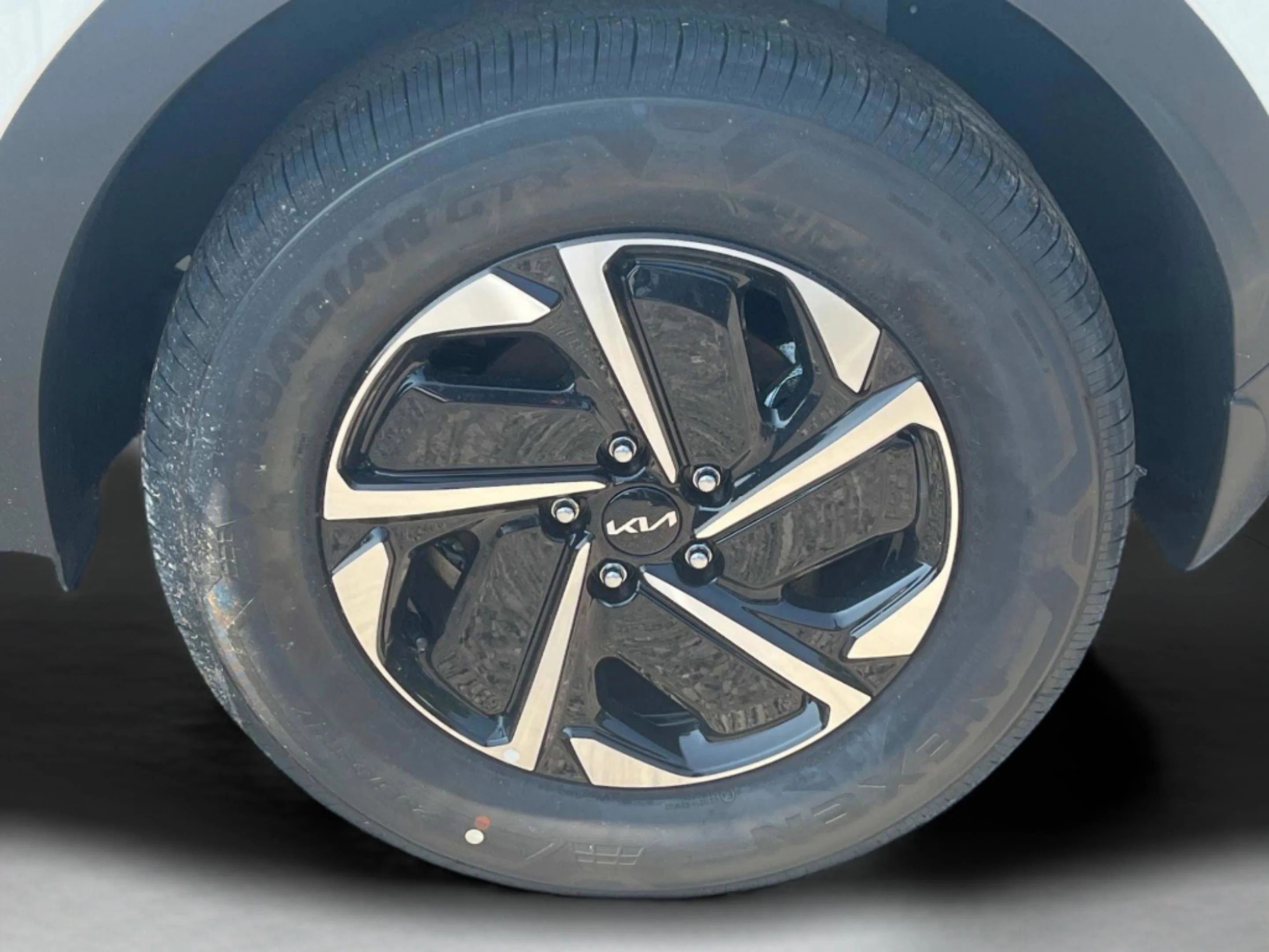 2025 Kia Sportage LX Hybrid - Photo 12