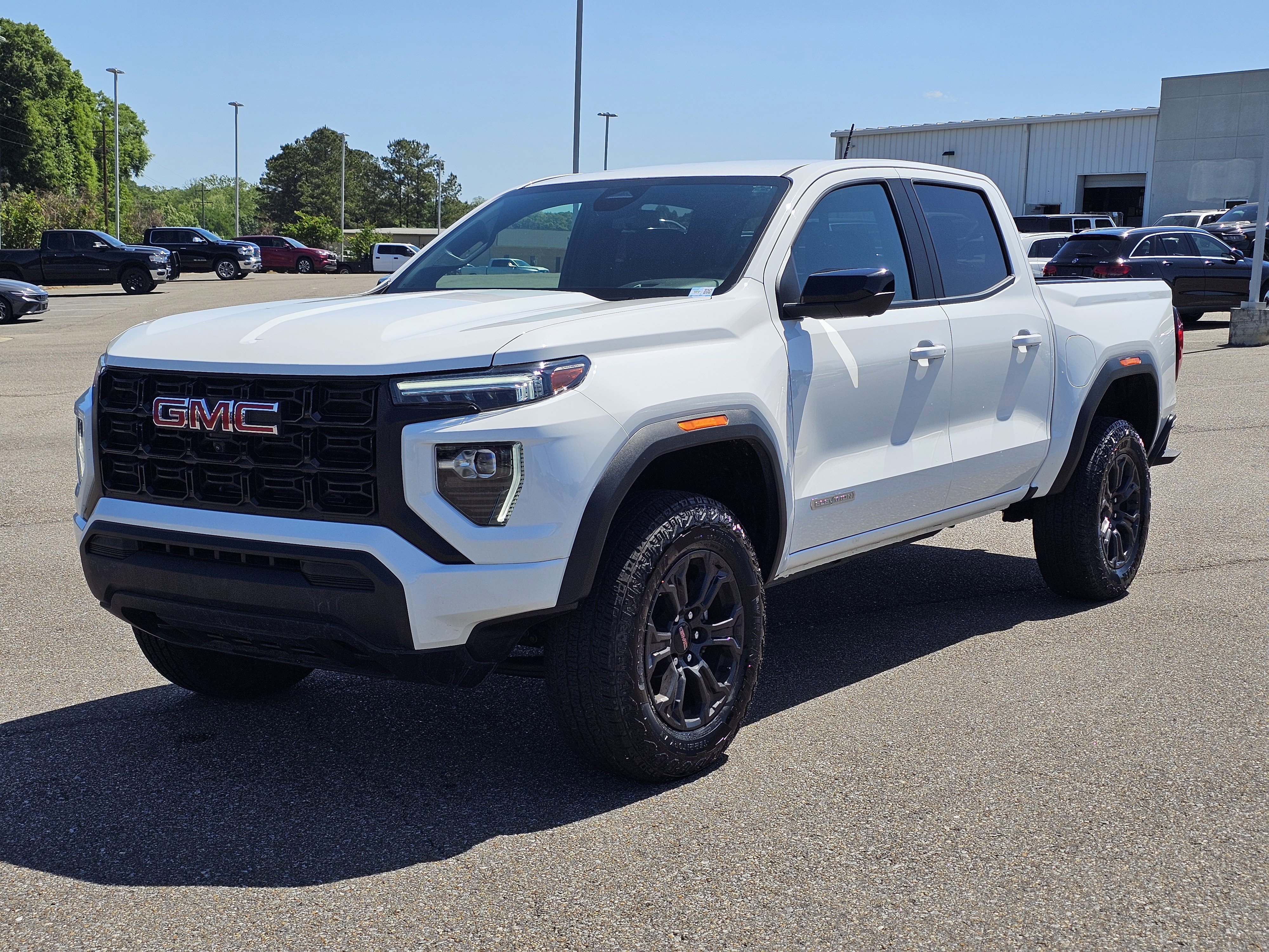 2025 GMC Canyon 2WD Elevation Crew Cab Short Box's photo