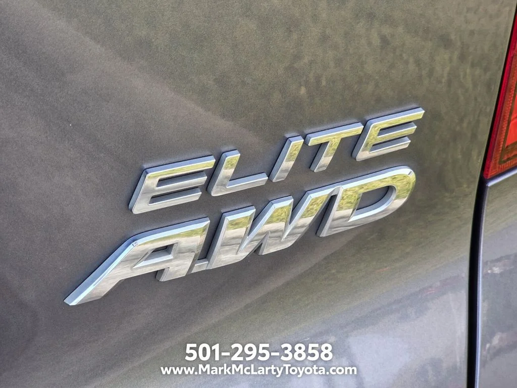 Used 2016  Honda Elite image 11