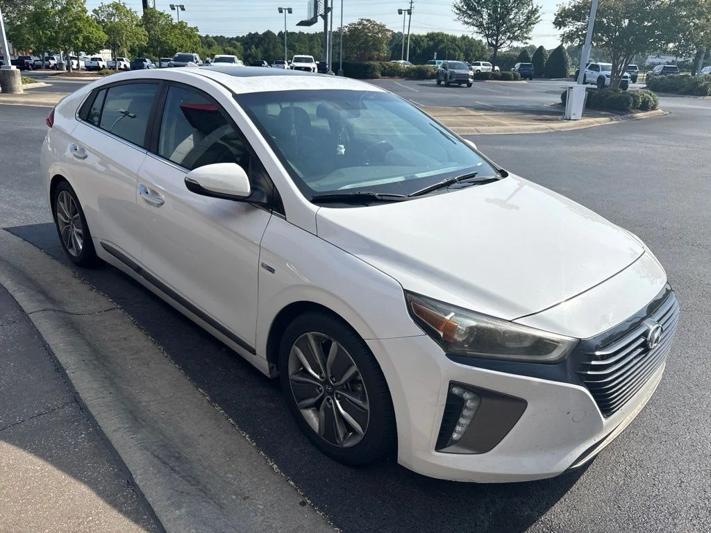 Used 2018 White Hyundai Limited image 2