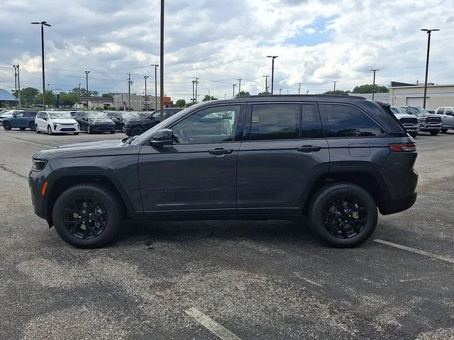 New 2026 Gray Jeep Altitude image 4