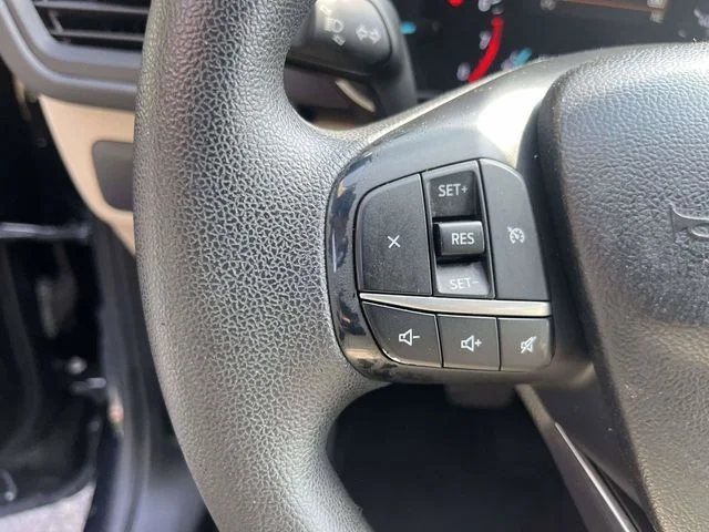 Used 2020 Agate Black Metallic Ford SE image 23