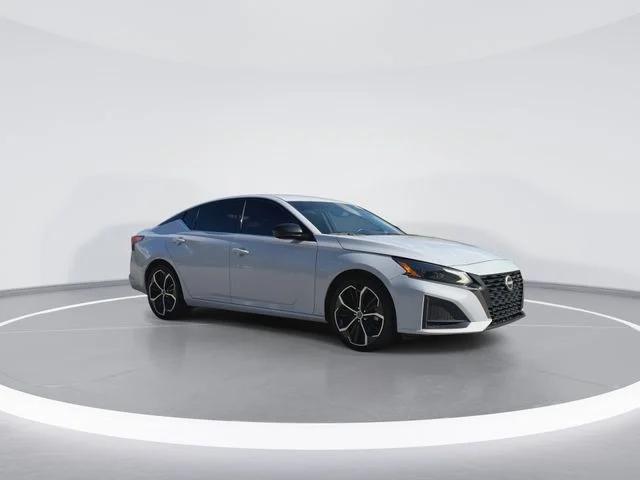 Used 2024 Gray Nissan 2.5 SR image 2