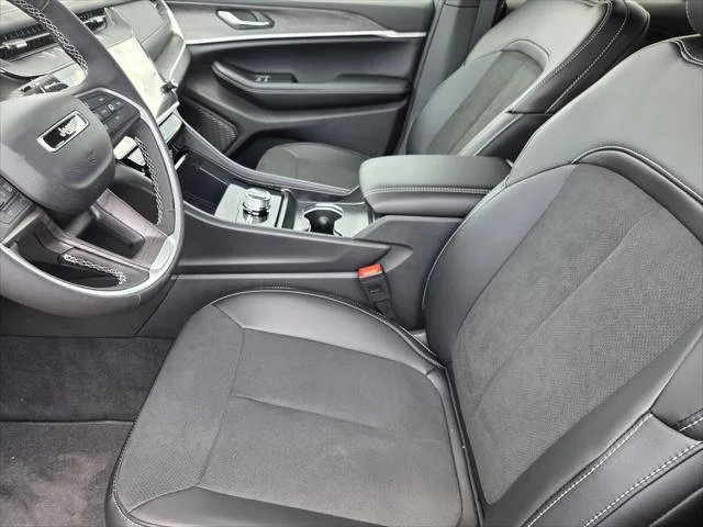 New 2026 Baltic Gray Metallic Clear-Coat Exterior Paint Jeep Altitude image 19