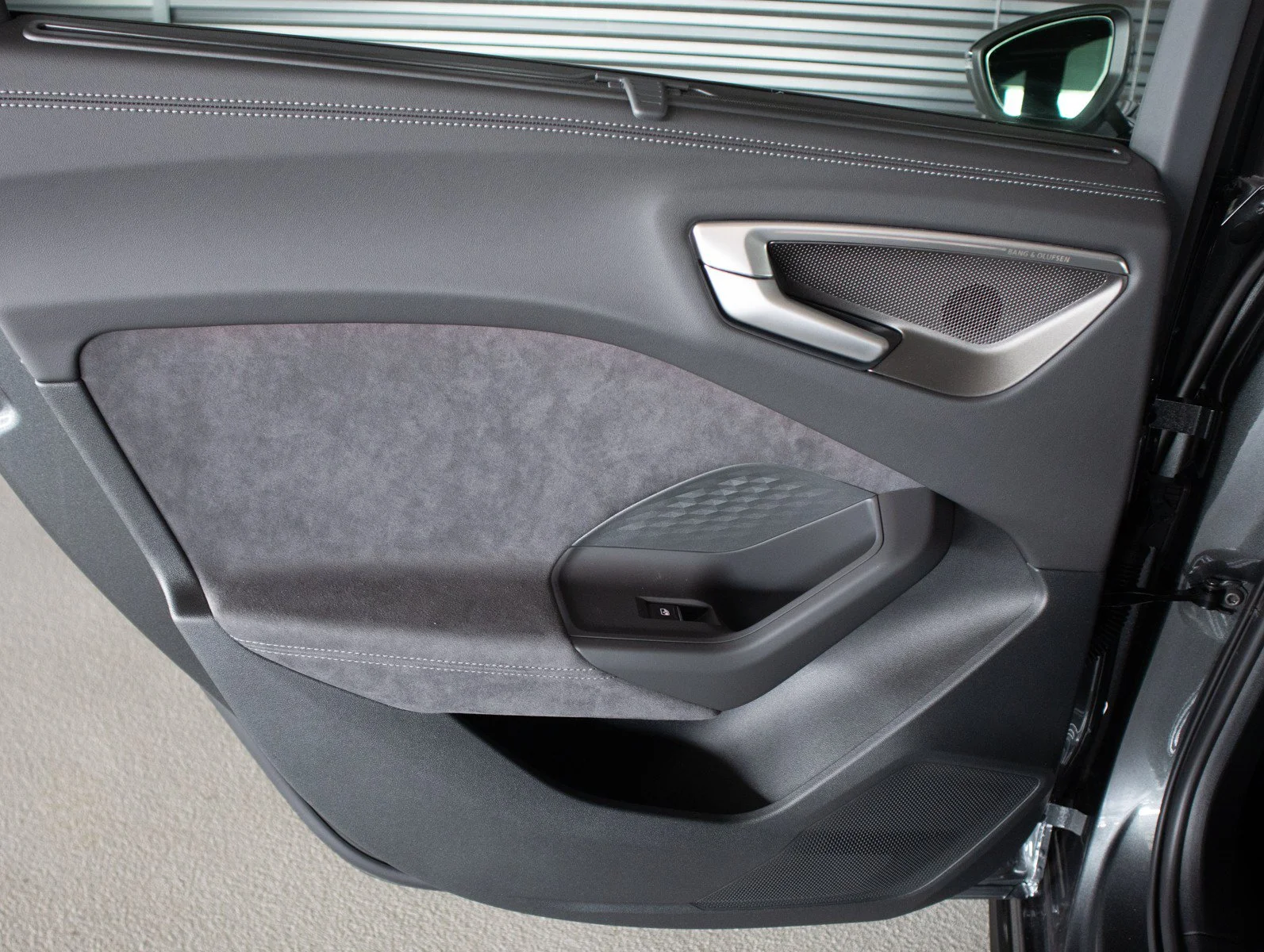 New 2026 Daytona Gray Pearl Effect Audi Premium Plus image 27