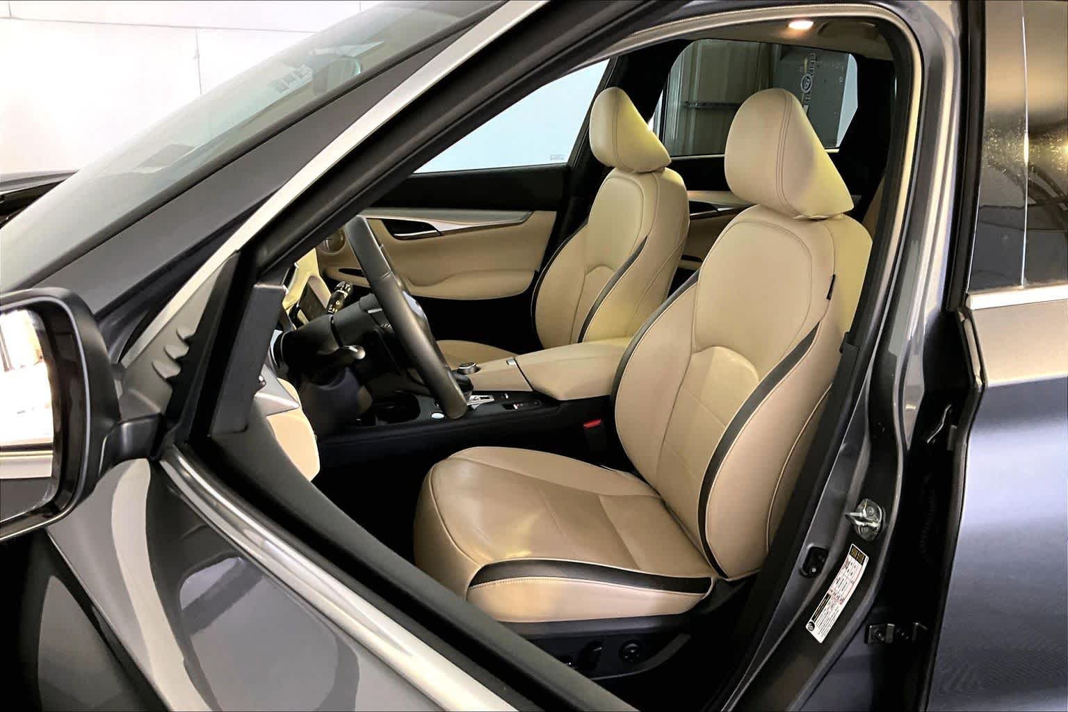 Used 2022 Graphite Shadow INFINITI ESSENTIAL image 9