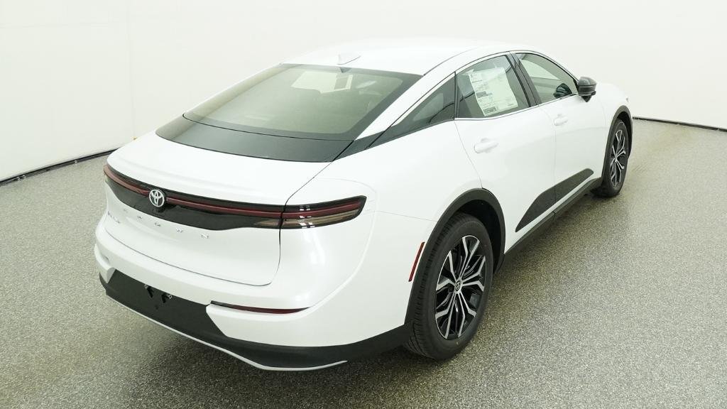 New 2026 Oxygen White Toyota XLE image 15