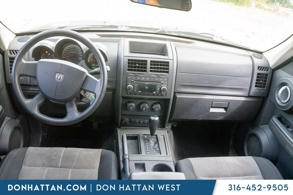 Used 2007 Black Dodge SXT image 4