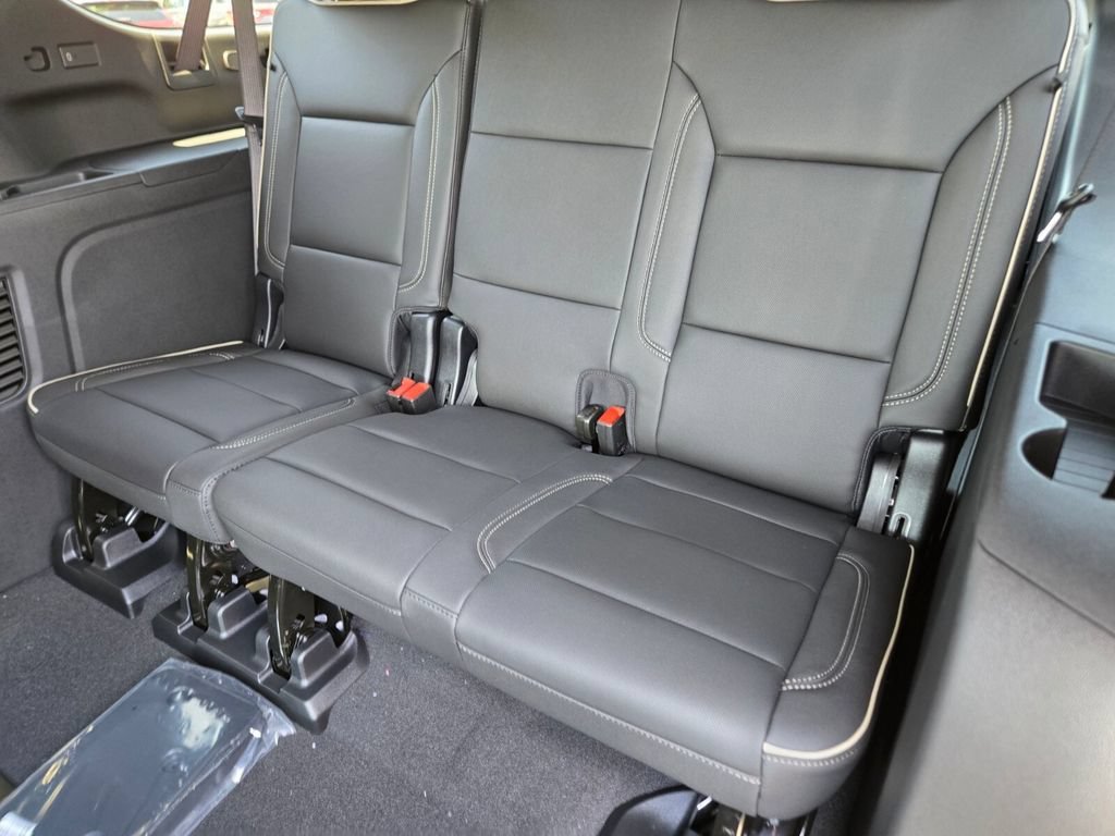 2026 Chevrolet Suburban Premier - Photo 9