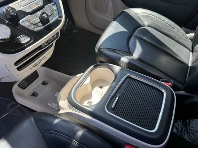 Used 2023 Black Chrysler Touring L image 26