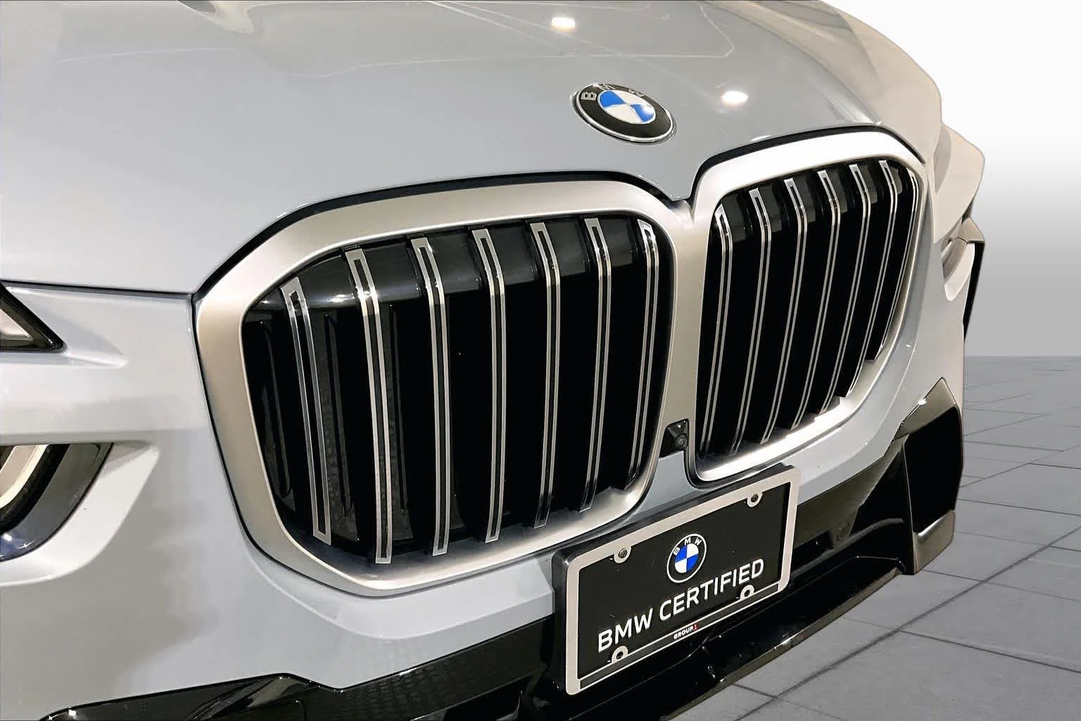 Certified Used 2025 Brooklyn Grey Metallic BMW xDrive40i image 31