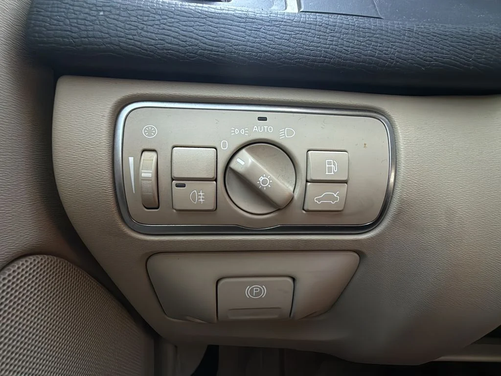 Used 2015 White Volvo T6 image 15