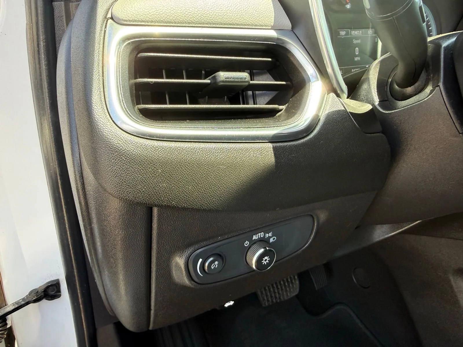 2021 Chevrolet Equinox LS - Photo 13