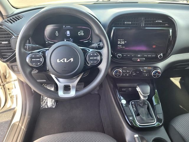 Used 2023 White Kia S image 9
