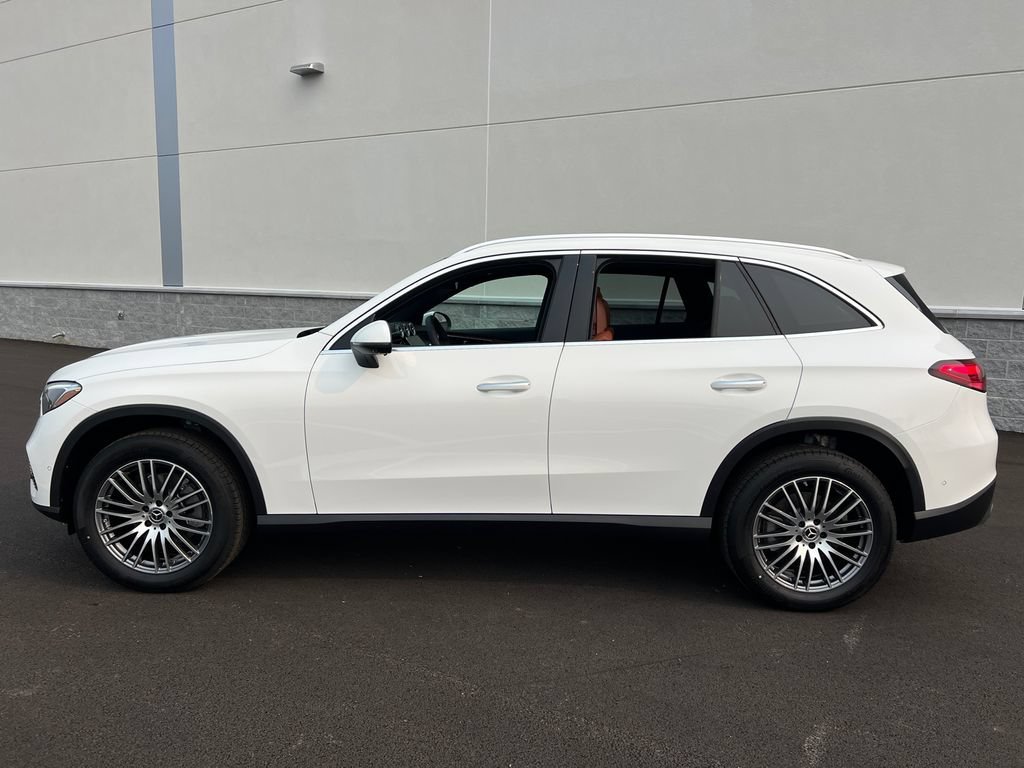 New 2026 Polar White Mercedes-Benz GLC 300 image 40