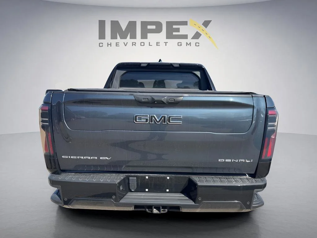 Used 2025 Deep Ocean Metallic GMC Max Range Denali image 4