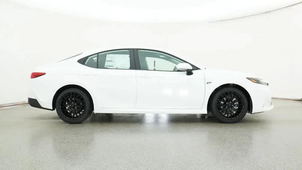New 2026 Ice Cap Toyota LE image 27