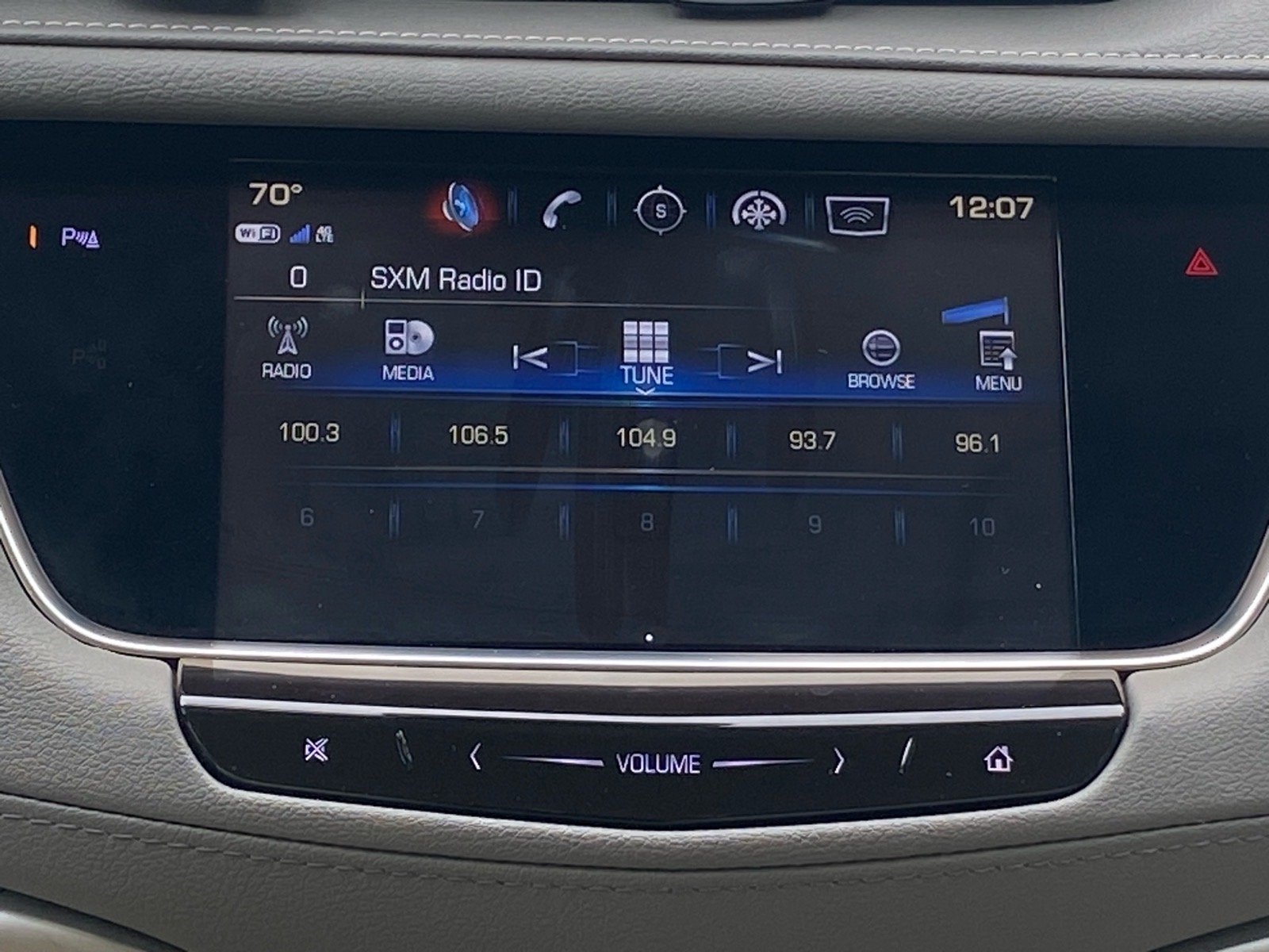 Used 2019 Gray Cadillac Luxury image 8