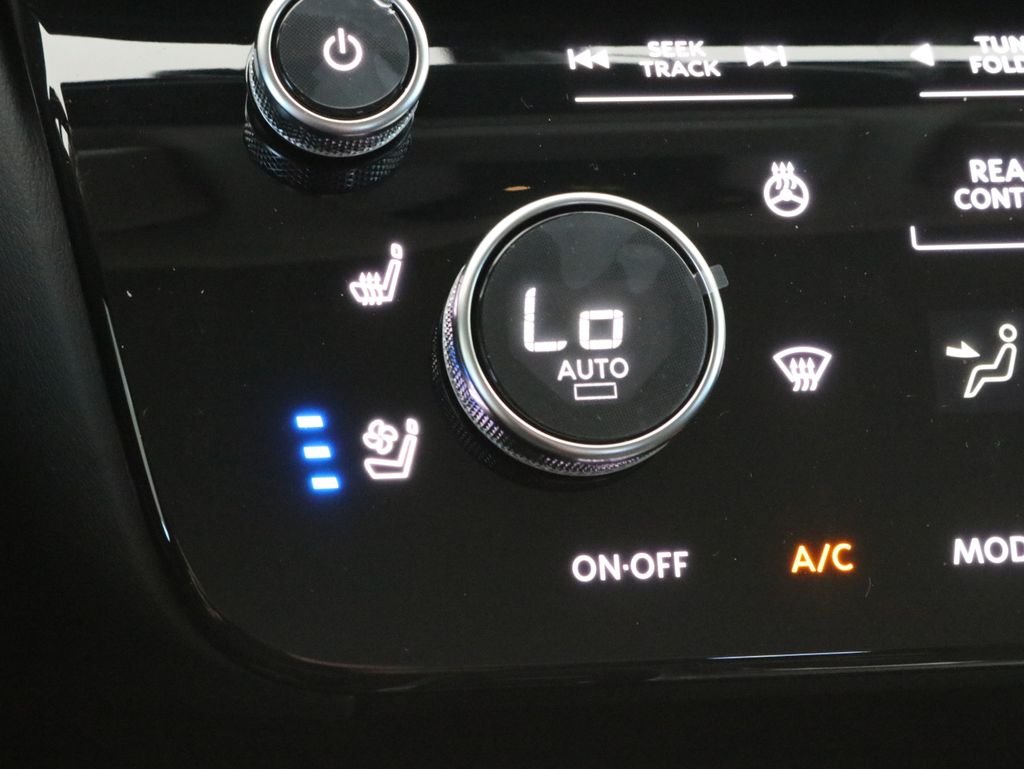 New 2027 HARBOR GRAY INFINITI Luxe AWD image 22