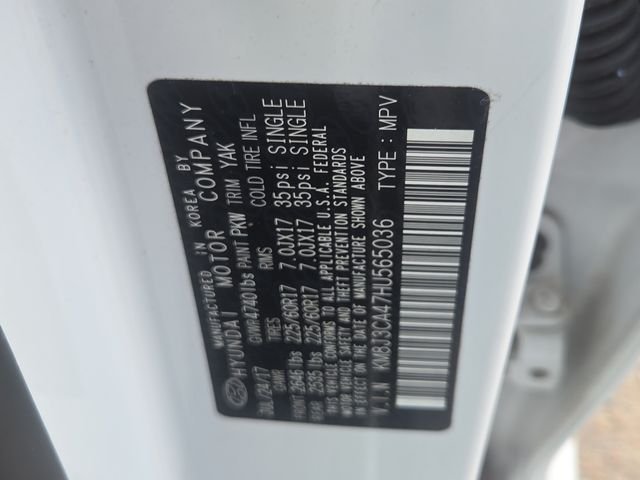 Used 2017 Winter White Hyundai SE image 28