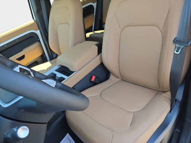 New 2026 Fuji White Land Rover X-Dynamic SE image 12