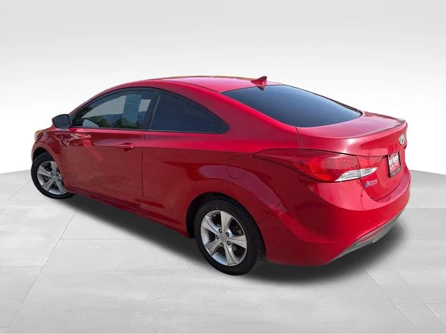 Used 2013 Red Hyundai GS image 5