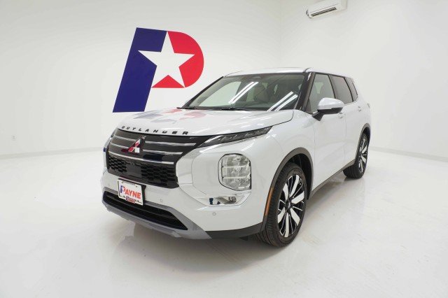 2026 Mitsubishi Outlander SE FWD's photo