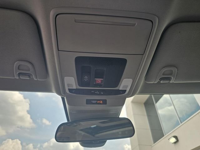 Used 2025  Honda SE image 37