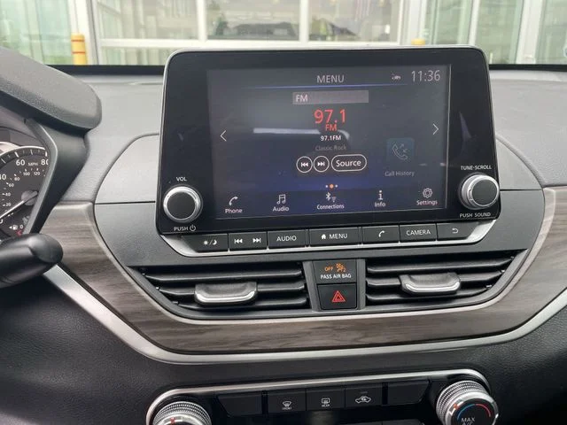 2025 Nissan Altima SV - Photo 22