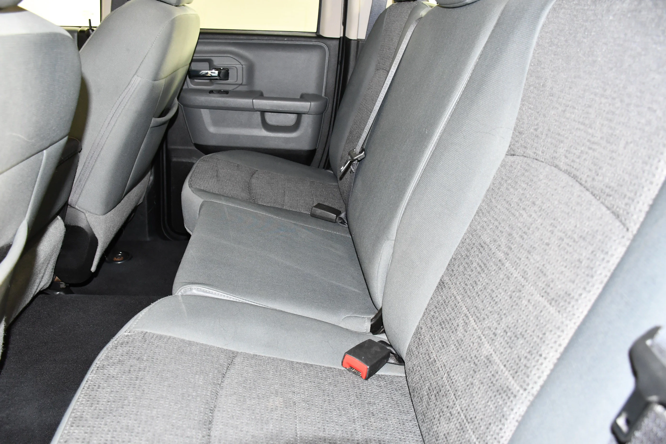 Used 2016 Granite Crystal Metallic Clearcoat Ram Big Horn image 49